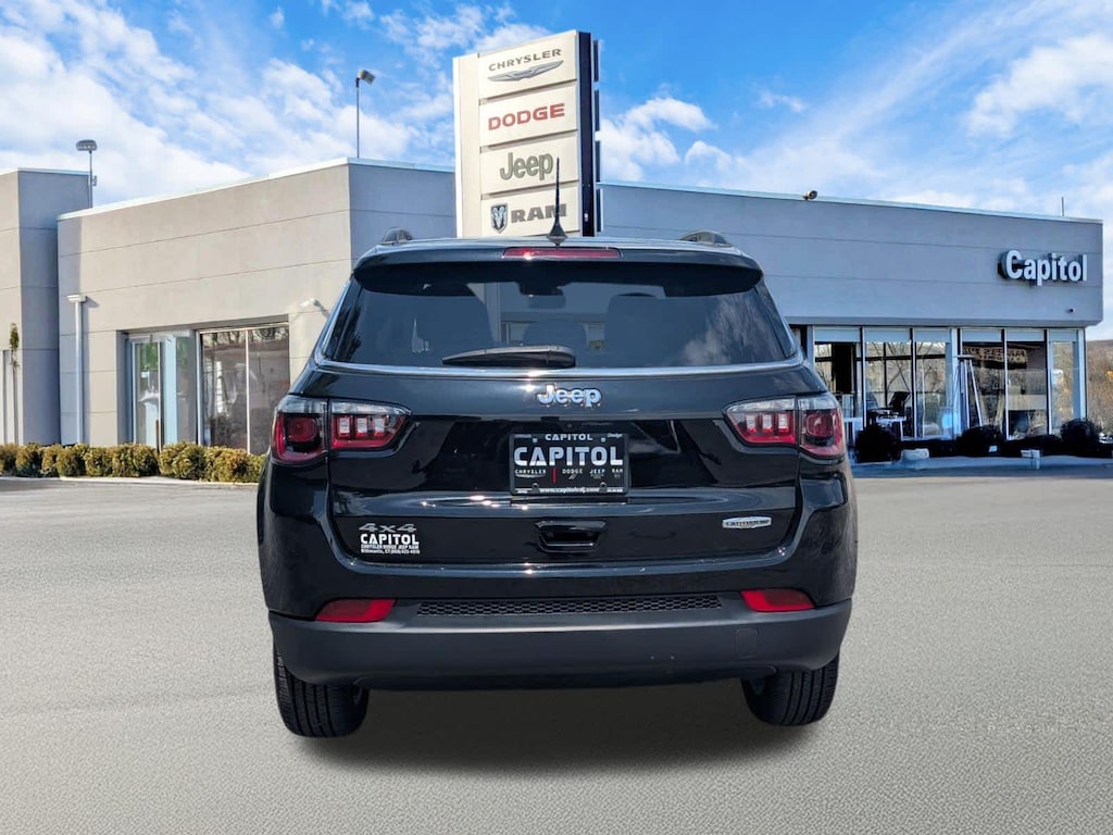 Used 2022 Jeep Compass Latitude Lux SUV