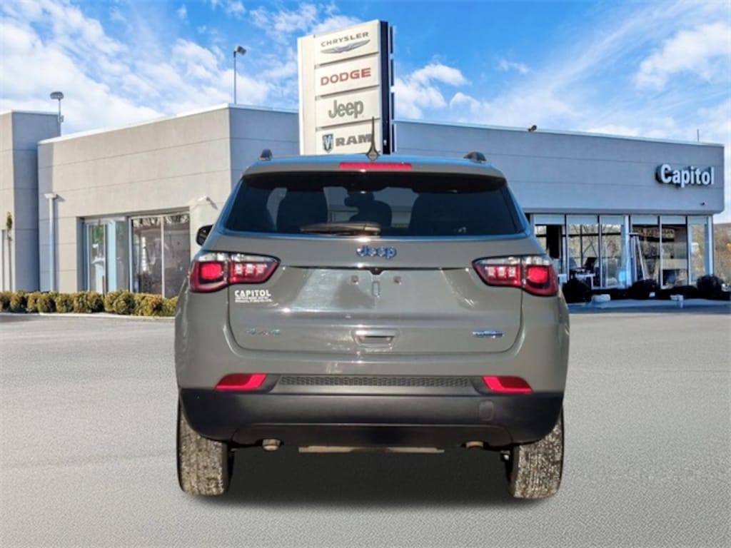 Used 2024 Jeep Compass Latitude SUV