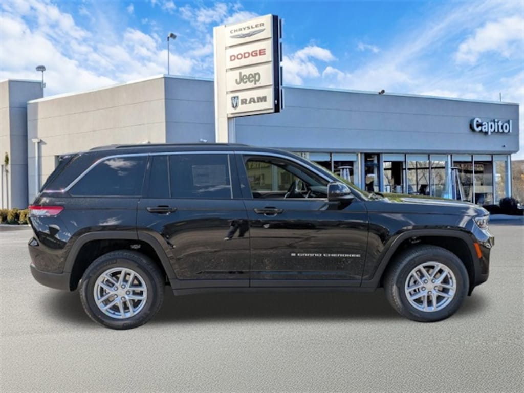 New 2025 Jeep Grand Cherokee LAREDO X 4X4 Sport Utility