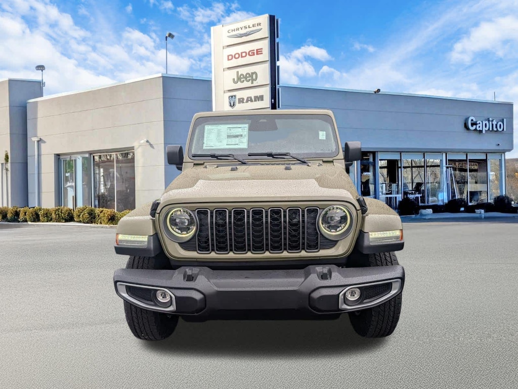 New 2026 Jeep Gladiator SPORT S 4X4 Pickup