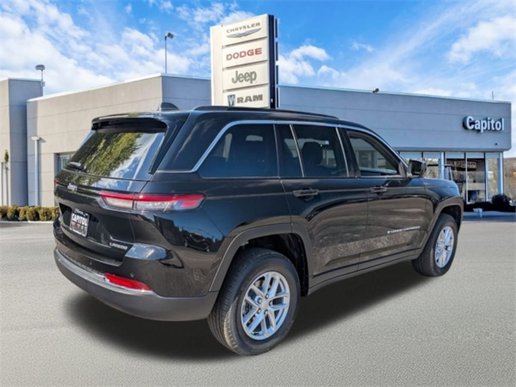 New 2025 Jeep Grand Cherokee LAREDO X 4X4 Sport Utility