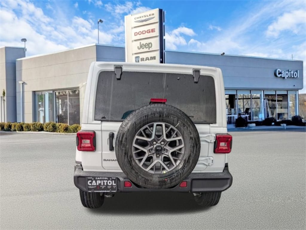 New 2025 Jeep Wrangler 4-DOOR SAHARA Sport Utility