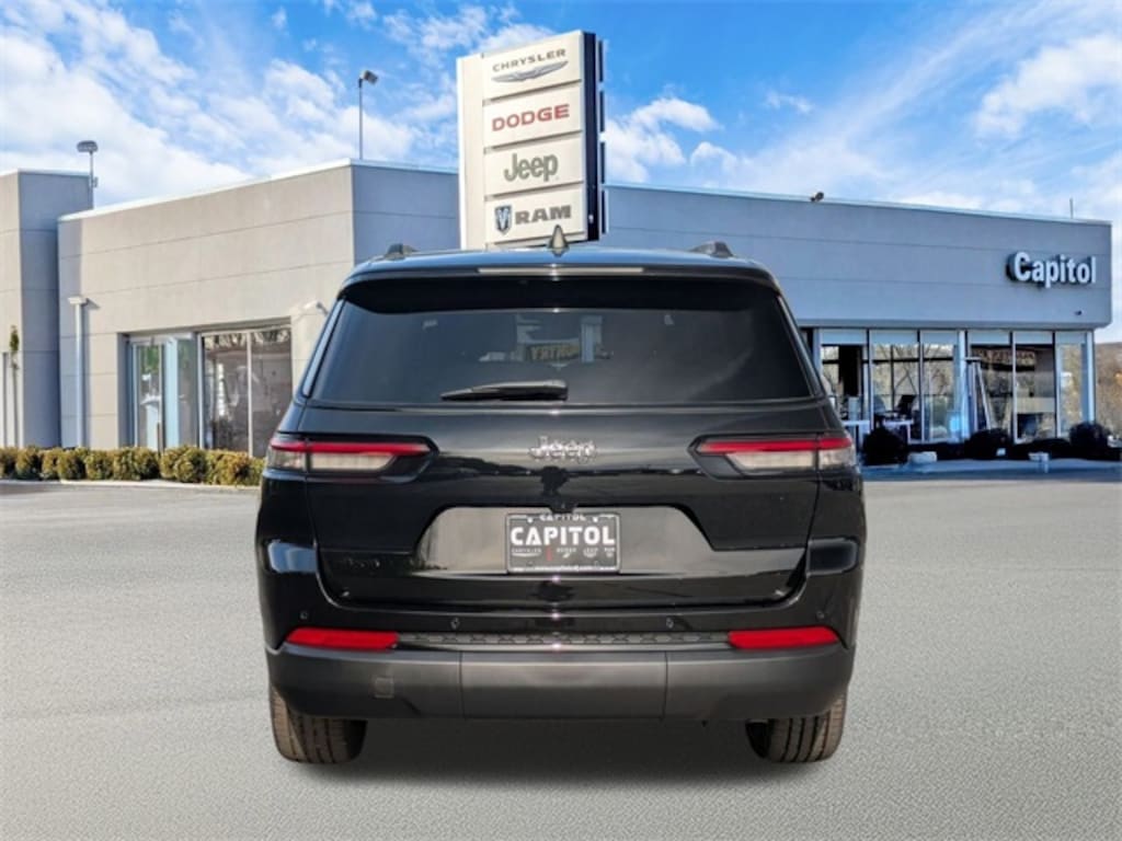 New 2025 Jeep Grand Cherokee L ALTITUDE X 4X4 Sport Utility