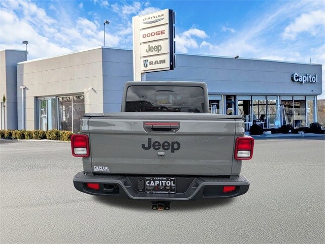 2022 Jeep Gladiator Sport photo 4