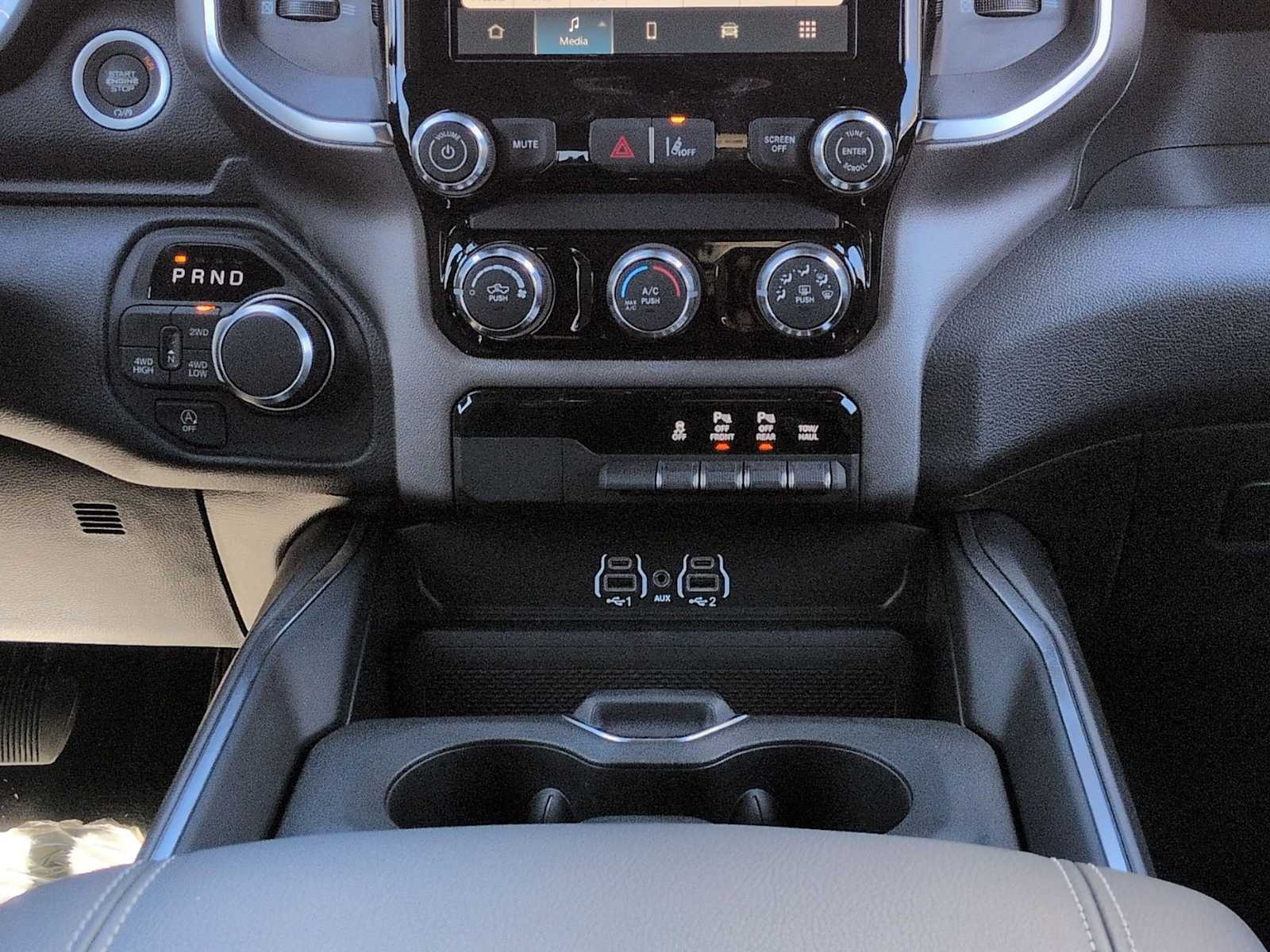 2026 RAM 1500 Express - Photo 12