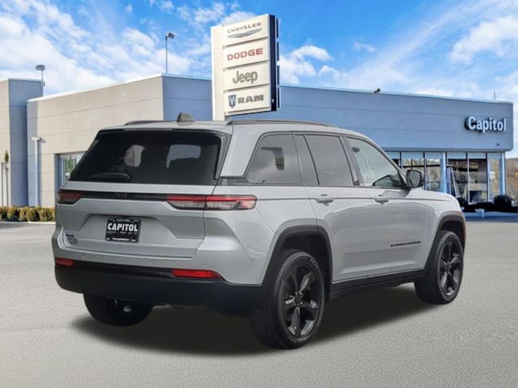 Used 2024 Jeep Grand Cherokee Altitude X SUV