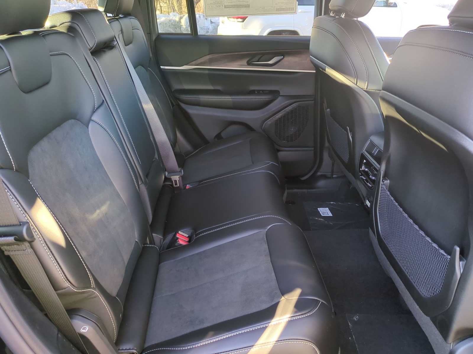 2026 Jeep Grand Cherokee Laredo - Photo 29