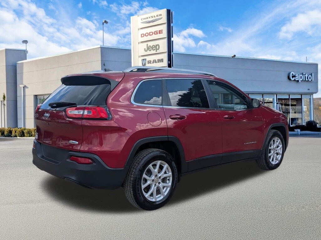 Used 2016 Jeep Cherokee Latitude SUV