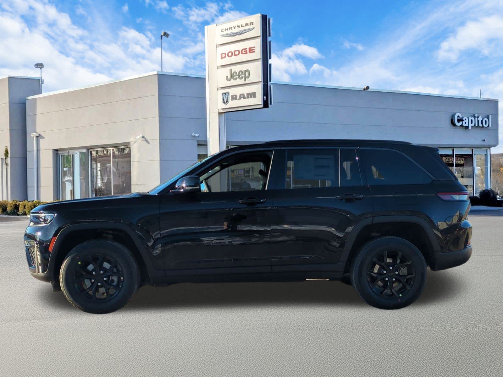2026 Jeep Grand Cherokee Laredo - Photo 6