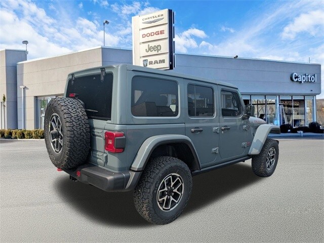 2025 Jeep Wrangler Rubicon photo 3