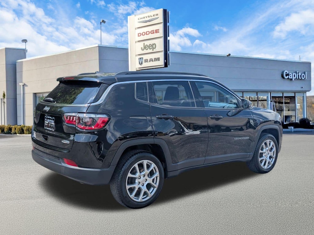 Used 2022 Jeep Compass Latitude Lux SUV