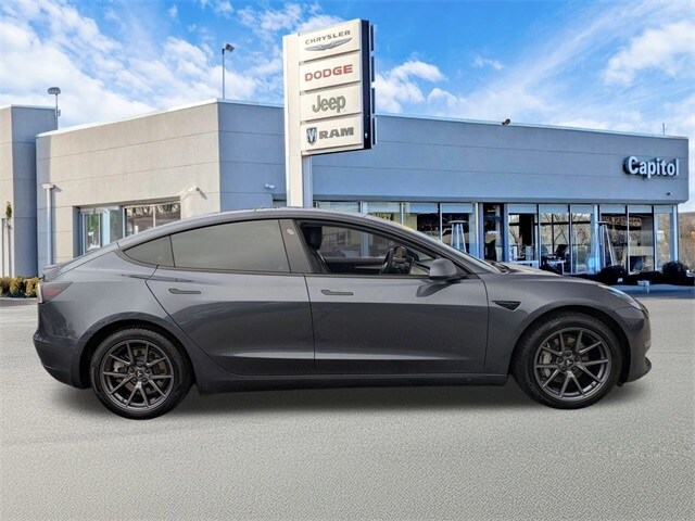 2022 Tesla Model 3 Long Range photo 2