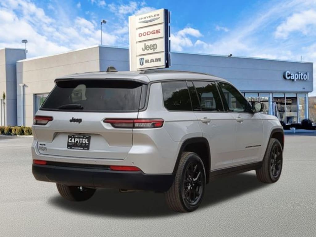 Used 2024 Jeep Grand Cherokee L Altitude SUV