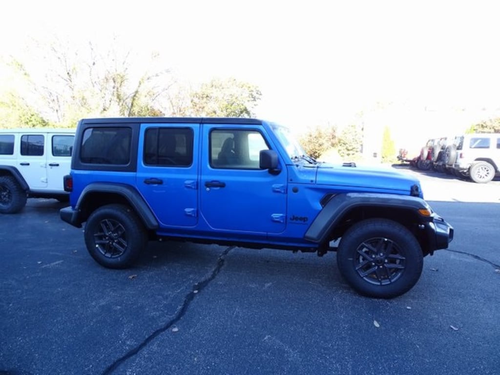 New 2026 Jeep Wrangler 4-DOOR SPORT S Sport Utility