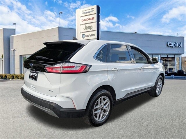 2024 Ford Edge SEL photo 3