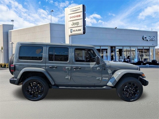 2021 Jeep Wrangler Unlimited Sahara 4xe photo 2