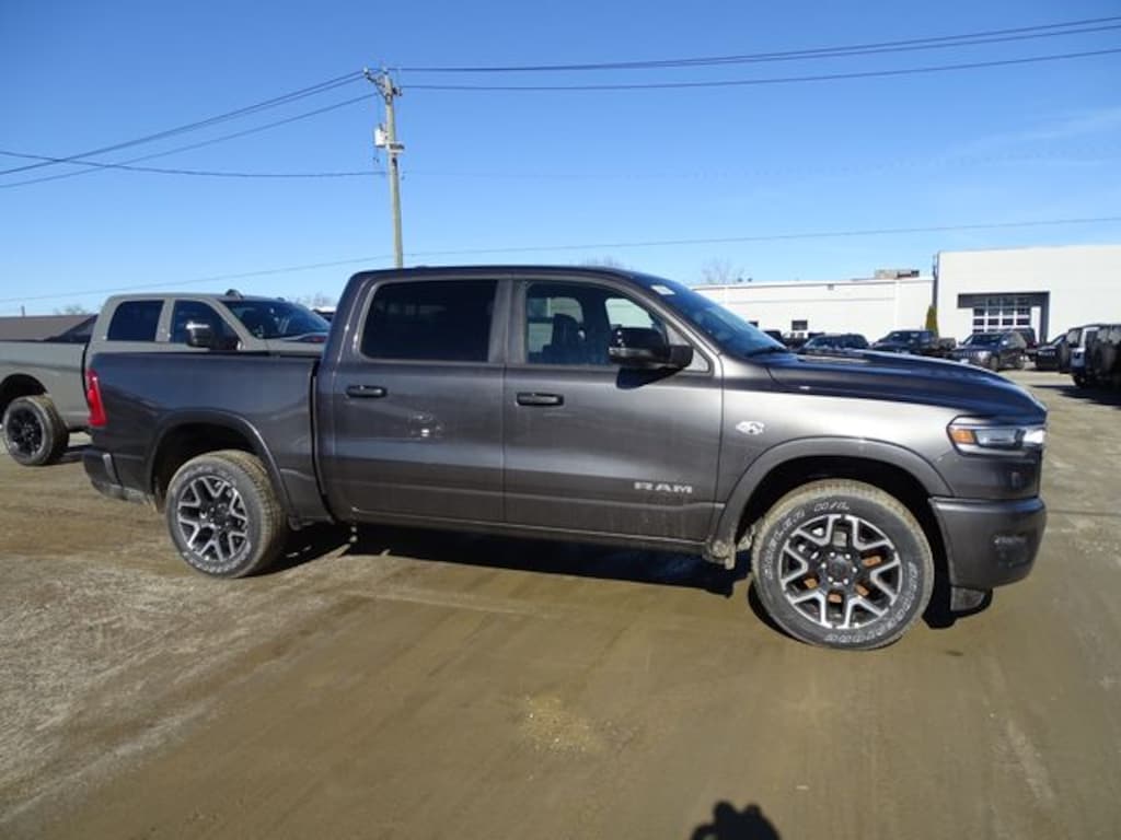 New 2026 Ram 1500 LARAMIE CREW CAB 4X4 5'7 BOX Pickup