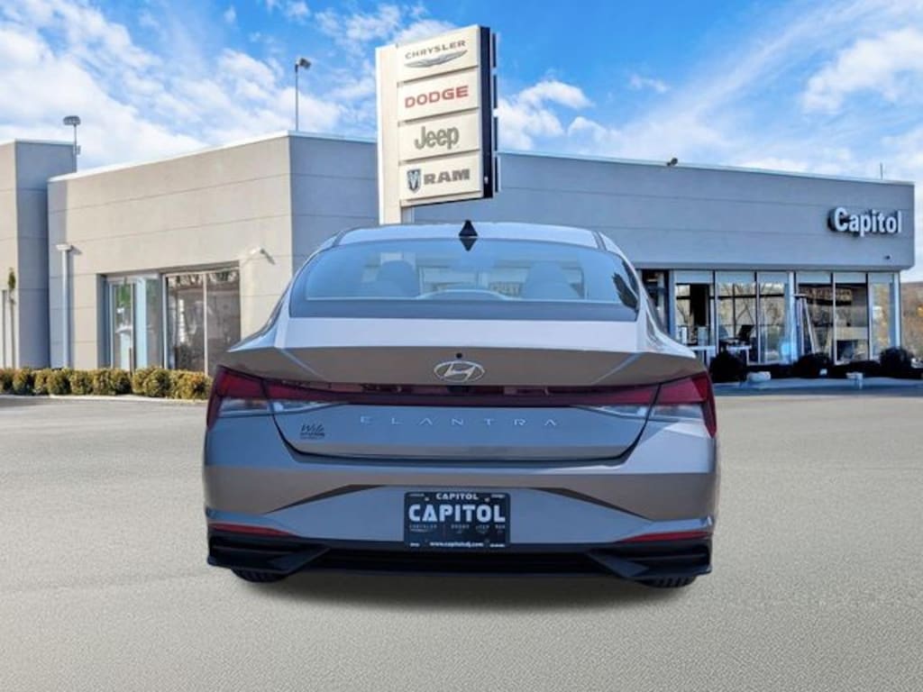 Used 2023 Hyundai Elantra SEL Sedan
