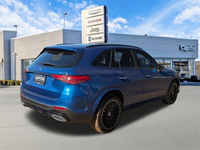 2023 Mercedes Benz GLC 300 4MATIC photo 3