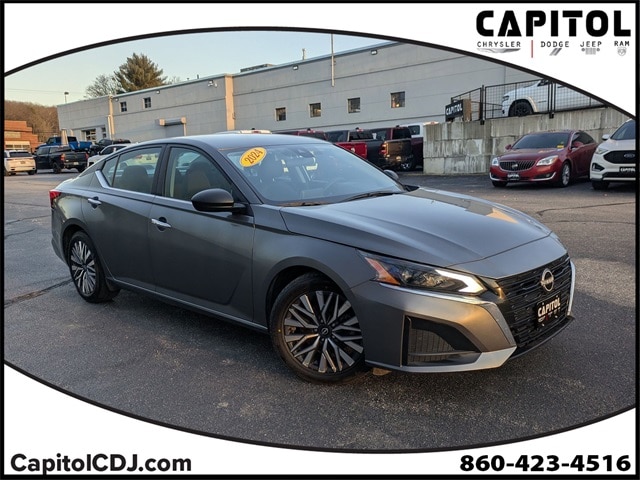 2024 Nissan Altima SV's photo