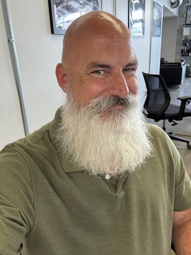 Staff member Rob " The Viking " Apted from ID_3623efca16ff