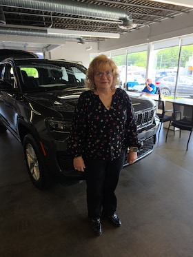 Staff member Margie from ID_6fa911d5e345