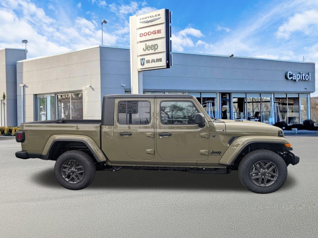 New 2026 Jeep Gladiator SPORT S 4X4 Pickup