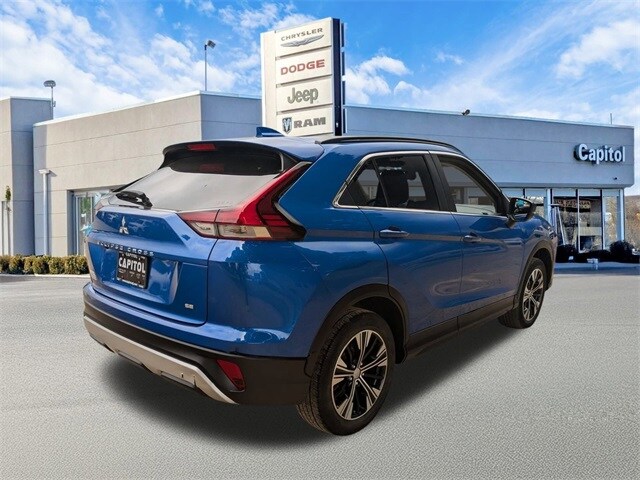 2022 Mitsubishi Eclipse Cross SE photo 3
