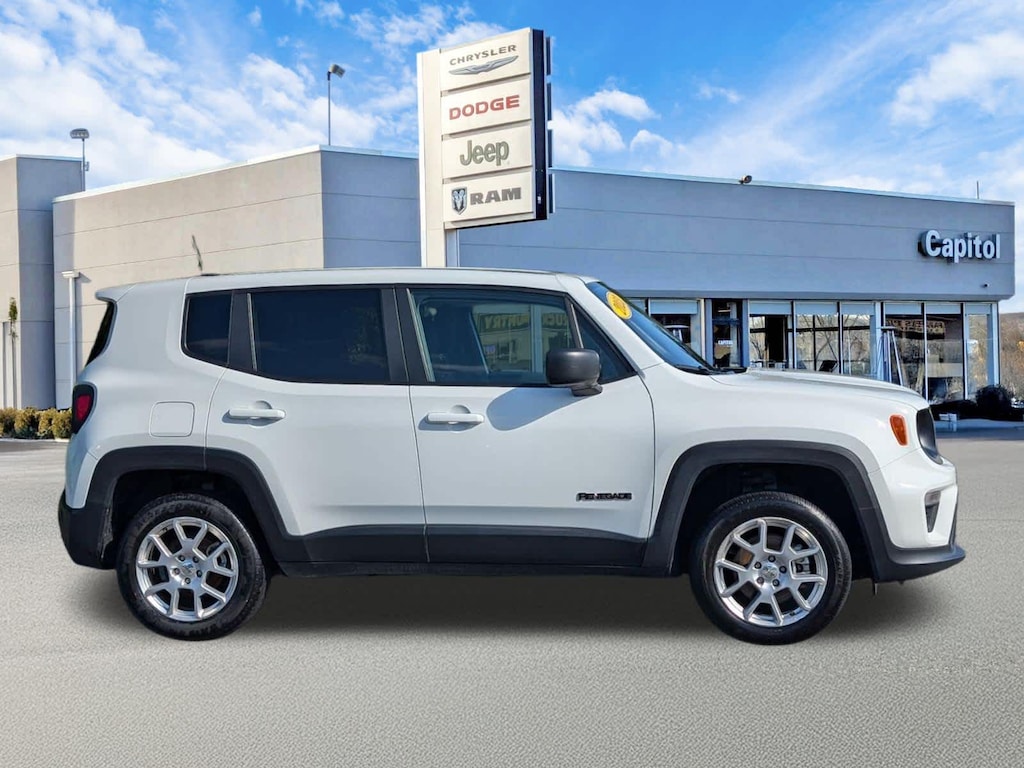 Used 2023 Jeep Renegade Latitude SUV