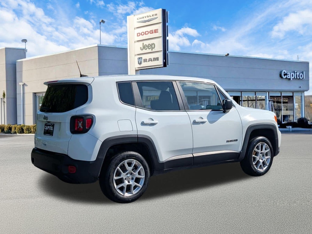 Used 2023 Jeep Renegade Latitude SUV