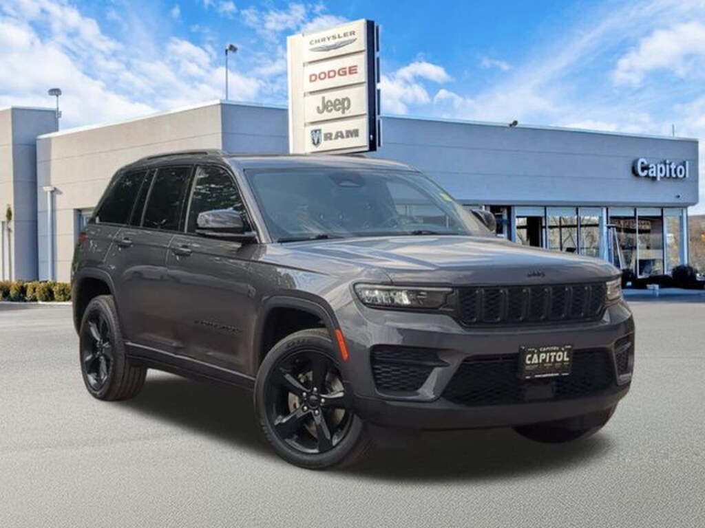 Used 2023 Jeep Grand Cherokee Altitude X SUV