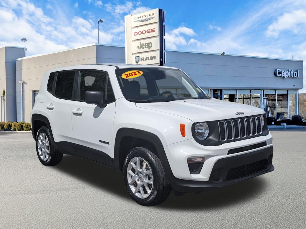 Used 2023 Jeep Renegade Latitude SUV