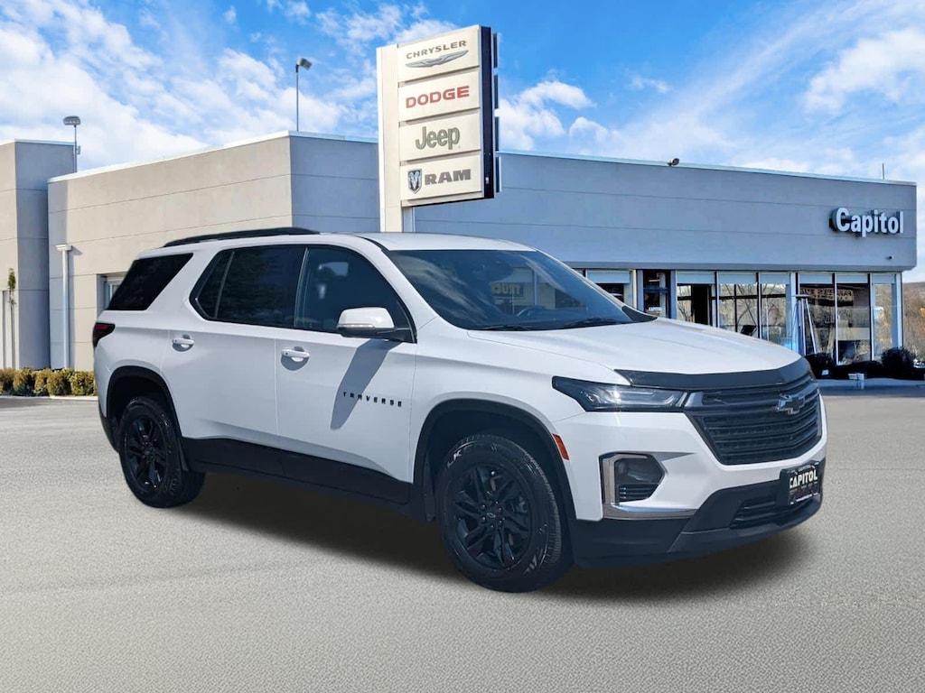 Used 2023 Chevrolet Traverse LT Cloth SUV