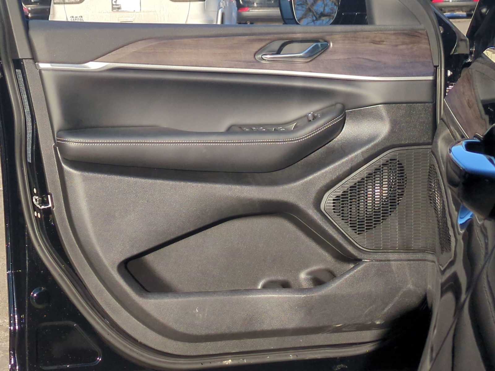 2026 Jeep Grand Cherokee Laredo - Photo 11