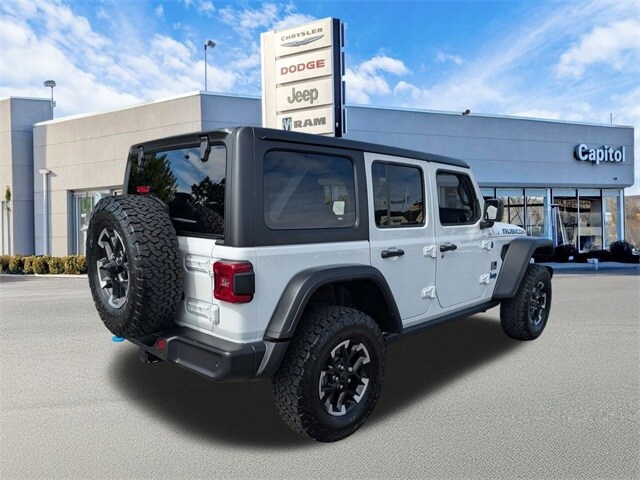 2024 Jeep Wrangler Rubicon 4xe photo 3