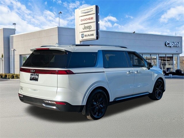 2024 Kia Carnival SX Prestige photo 2