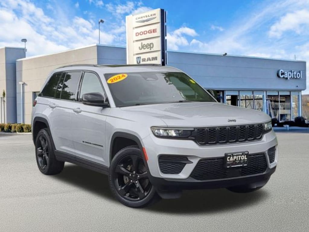 Used 2024 Jeep Grand Cherokee Altitude X SUV