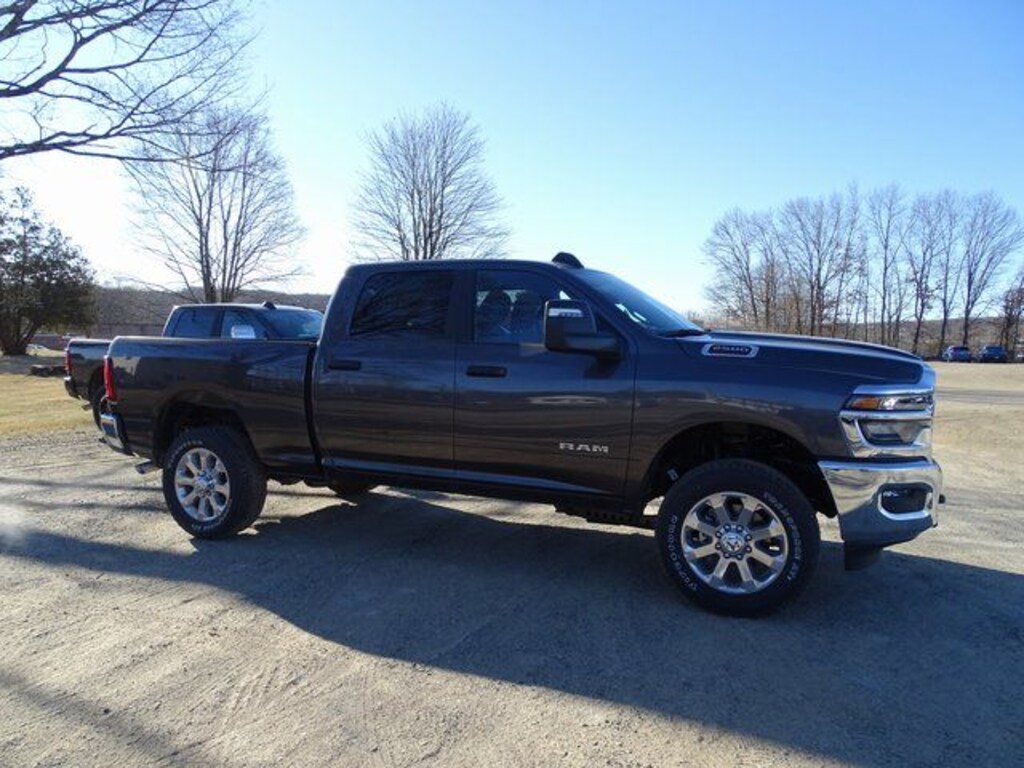 New 2026 Ram 2500 BIG HORN CREW CAB 4X4 6'4 BOX Pickup