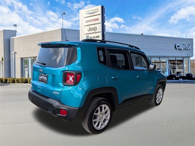 2022 Jeep Renegade Latitude photo 3