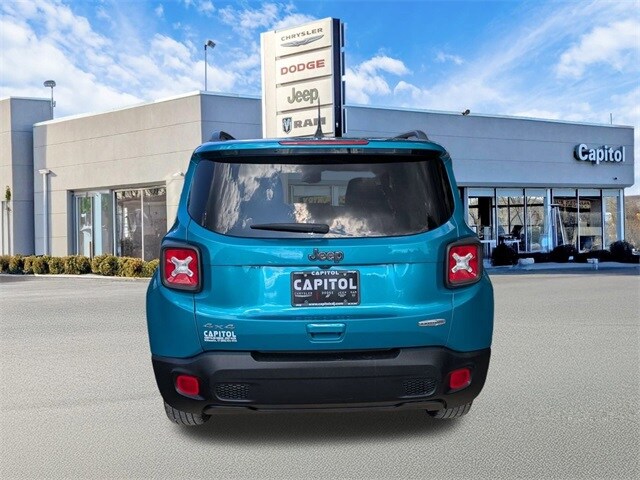 2022 Jeep Renegade Latitude photo 4