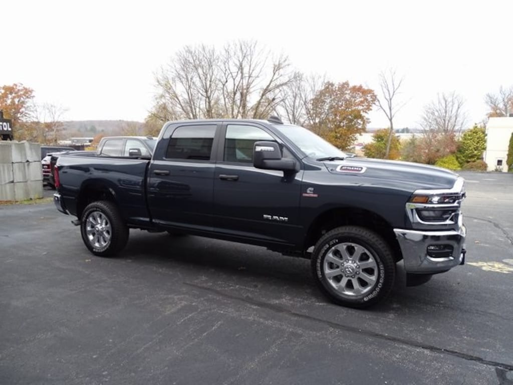 New 2026 Ram 2500 BIG HORN CREW CAB 4X4 6'4 BOX Pickup