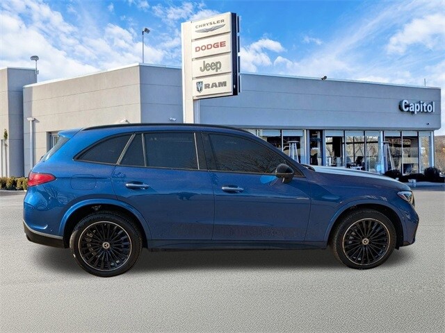 2023 Mercedes Benz GLC 300 4MATIC photo 2