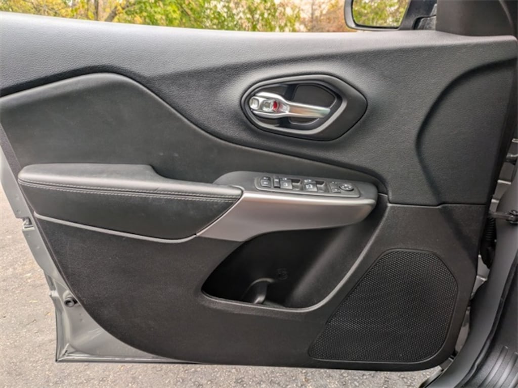 Used 2021 Jeep Cherokee Latitude Lux SUV