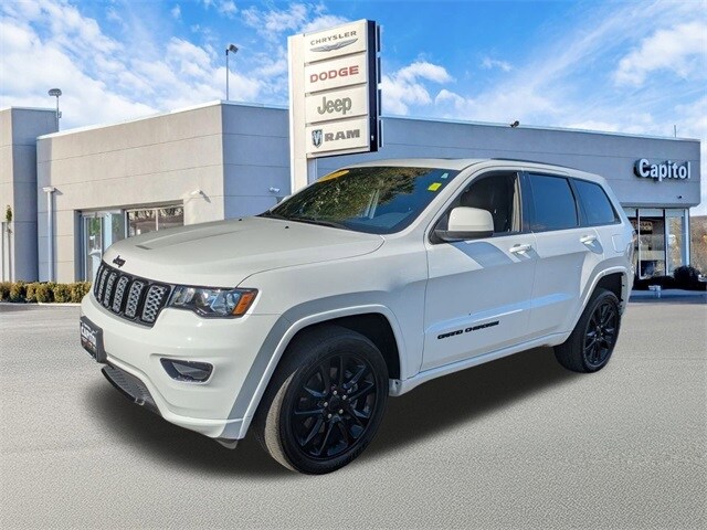 2021 Jeep Grand Cherokee Laredo X photo 3