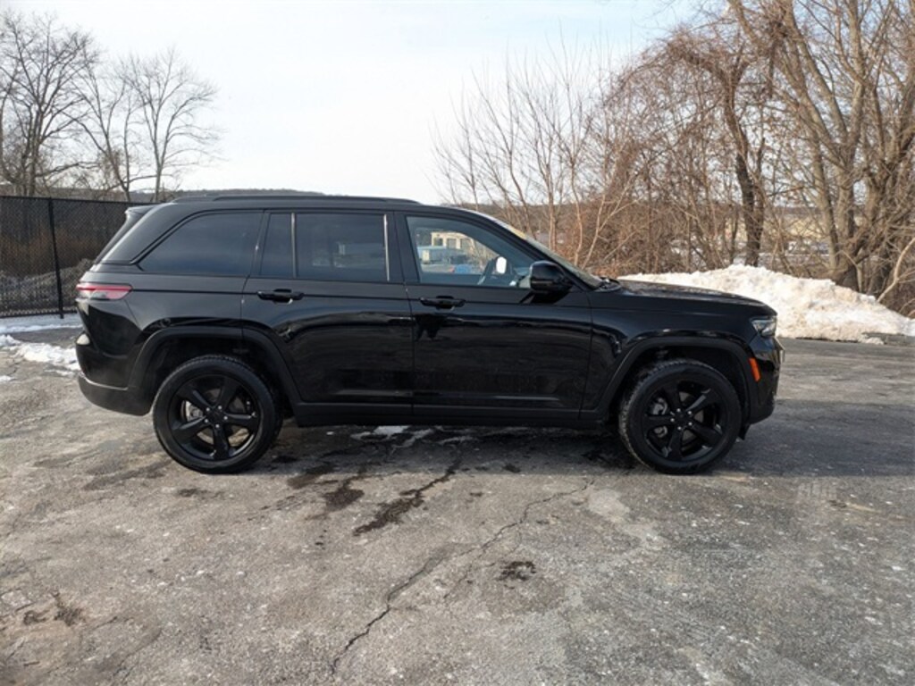 Used 2023 Jeep Grand Cherokee Altitude X SUV
