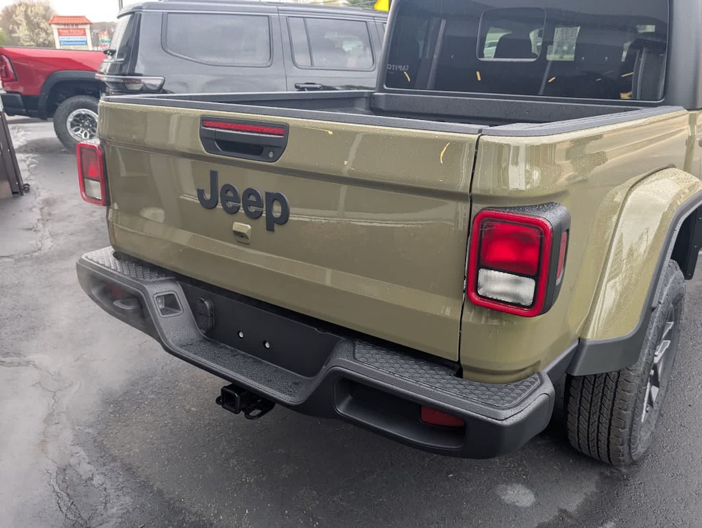 New 2026 Jeep Gladiator SPORT S 4X4 Pickup