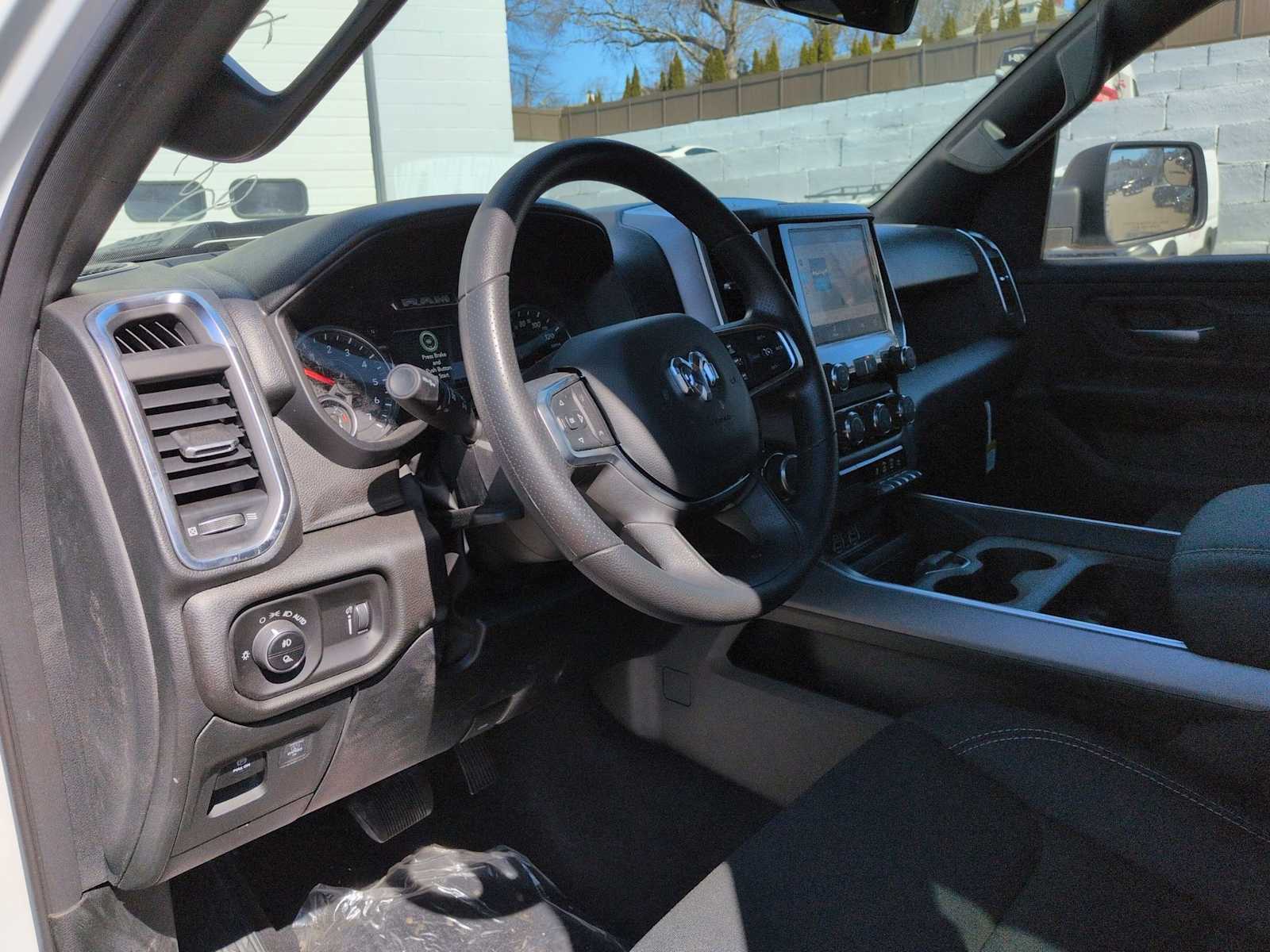 2026 RAM 1500 Express - Photo 9