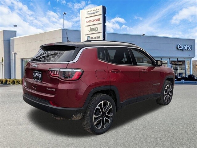 2022 Jeep Compass Limited photo 3