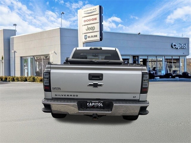 2017 Chevrolet Silverado 1500 LT photo 4