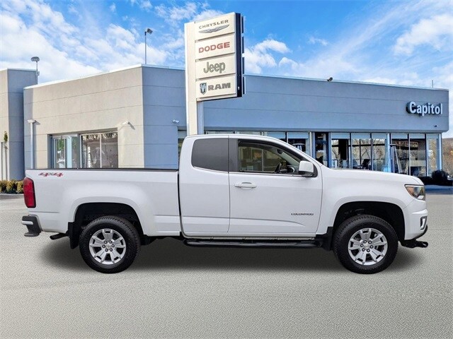 2018 Chevrolet Colorado LT photo 2